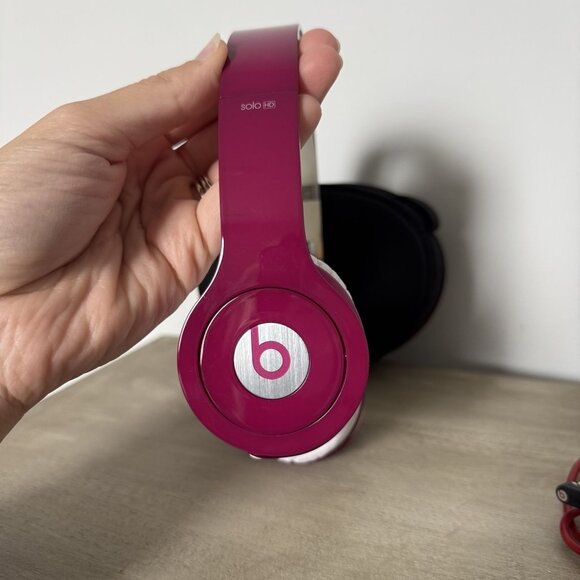 Beats by Dr. Drea Fushia Pink w/ case - Picture 2 of 8